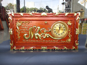Tranh gỗ đồng hồ chữ Nhẫn thư pháp thếp vàng kích thước 88cm x 48cm - TGPX2284