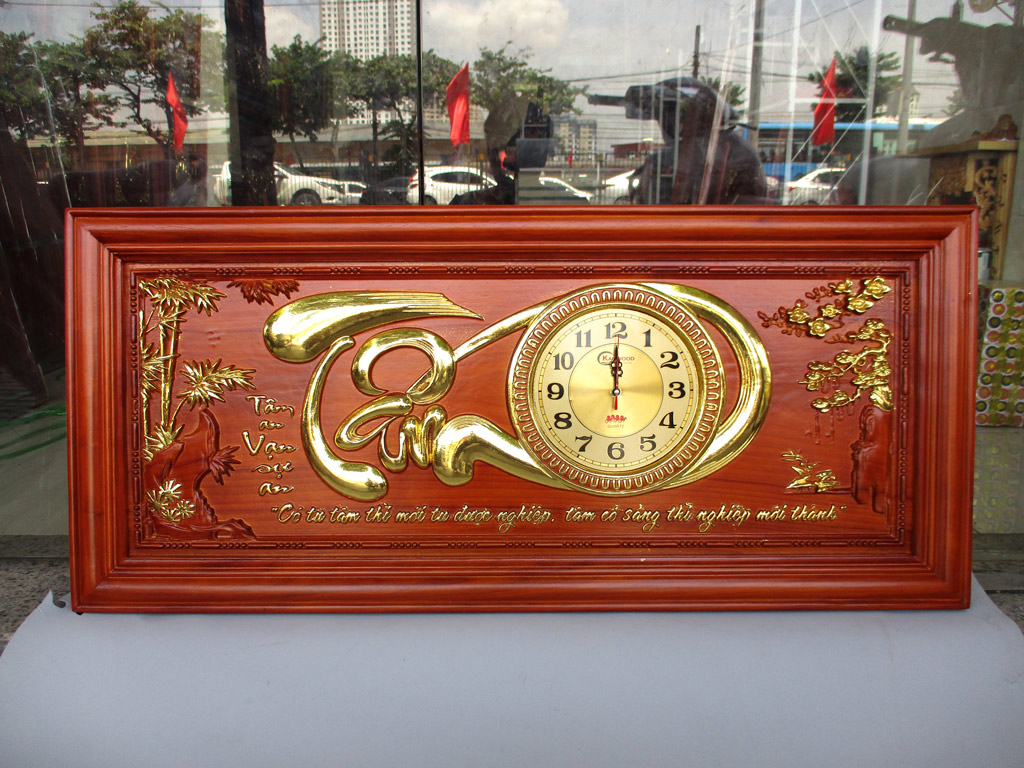 Tranh gỗ hương đồng hồ chữ Tâm dát vàng tuyệt đẹp 108cm x 48cm - TGPX2293